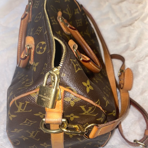 Authentic Louis Vuitton Speedy 30 Handbag - Picture 3 of 6